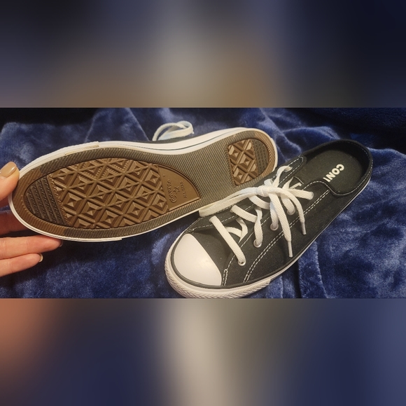 Converse - Picture 2 of 5